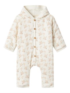 Wattierter Babyanzug von Lil' Atelier Gio – Kokosmilch