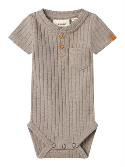 Lil' Atelier Milo SS schmaler Body – Mourning Dove