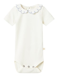 Lil' Atelier Fleura SS schlanker Body – Vapour Blue